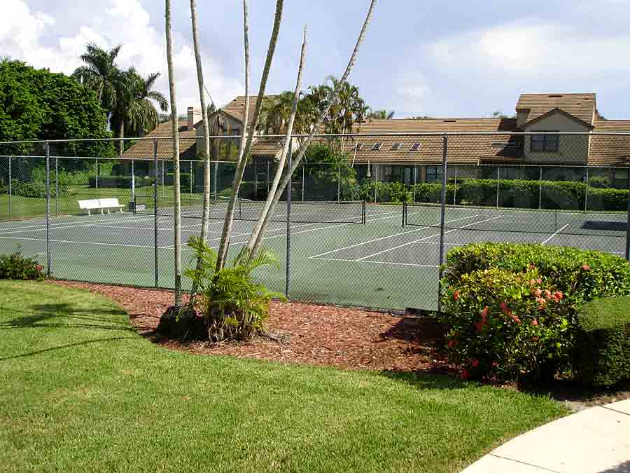 Villas Of Park Shore Tennis Courts